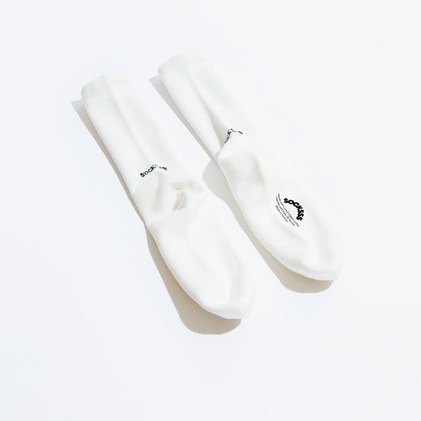 SOCKSSS Solid Snow White